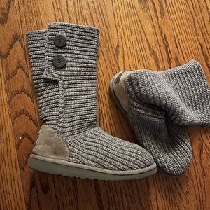 Girls grey knitted UGGS